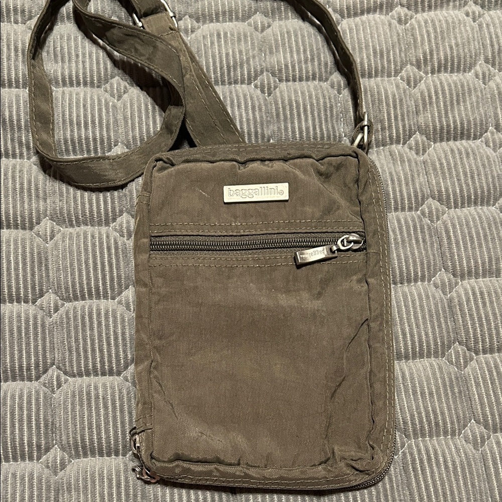 Baggallini Olive Messenger Bag